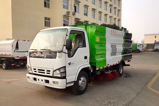 貴陽(yáng)市天錦大型掃路車(chē)廠家直銷(xiāo)與散裝飼料車(chē) 高效清潔與智慧運(yùn)輸?shù)耐昝澜Y(jié)合